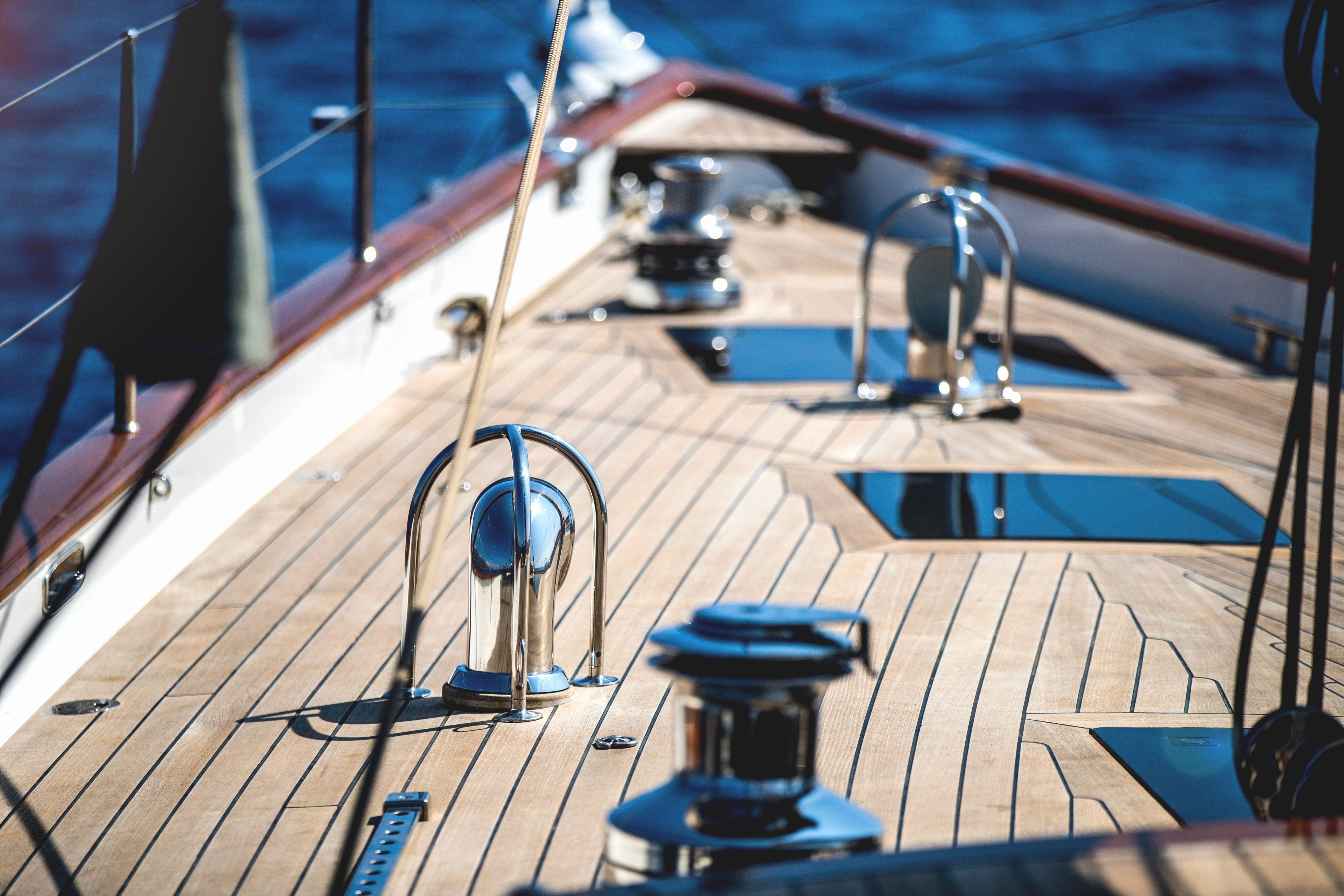 Performance sailing Winch on deck